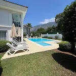 Ferienhaus Chaston *